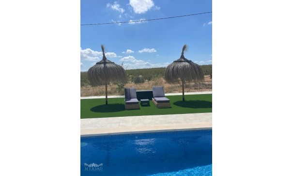 Sale - Town house -
Pinoso - Pinoso Alicante