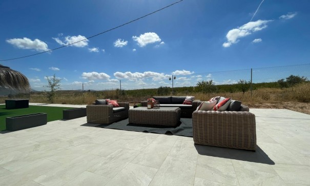 Sale - Town house -
Pinoso - Pinoso Alicante