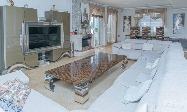 Sprzedaż - Willa wolnostojąca -
La Mata