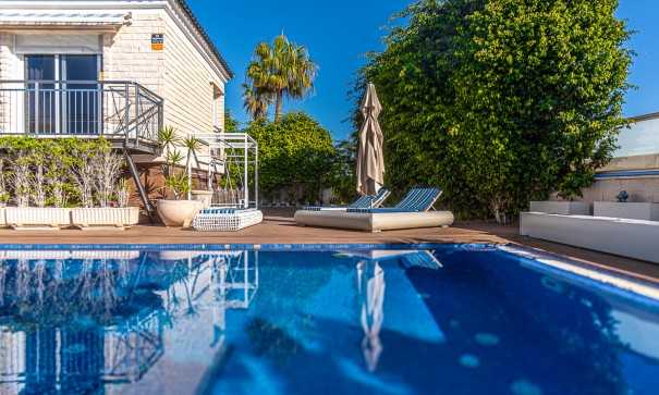 Sprzedaż - Willa wolnostojąca -
La Mata