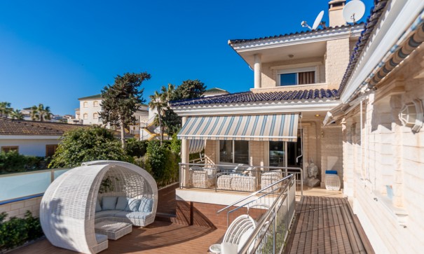 Sprzedaż - Willa wolnostojąca -
La Mata