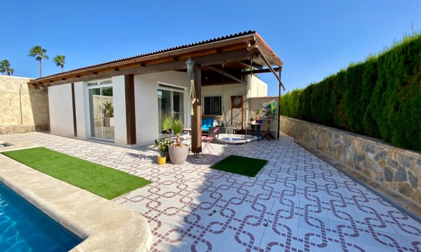 Herverkoop - Vrijstaande Villa -
Ciudad Quesada - Rojales - Ciudad Quesada