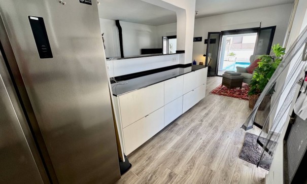 Herverkoop - Vrijstaande Villa -
Punta Prima