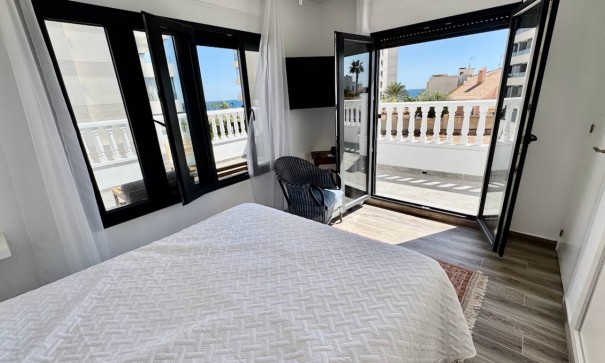 Herverkoop - Vrijstaande Villa -
Punta Prima