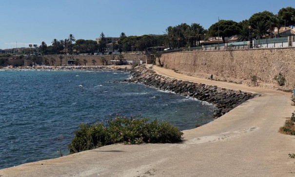 Herverkoop - Vrijstaande Villa -
Punta Prima