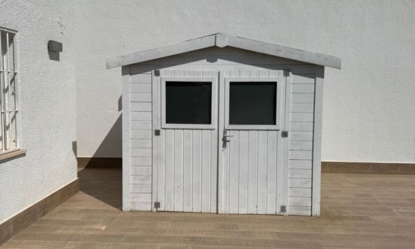 Återförsäljning - Fristående villa -
Torrevieja