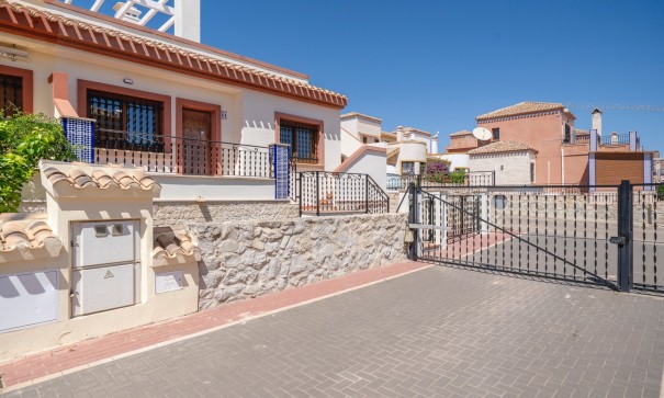 Sale - Semi Detached Villa -
San Miguel de Salinas - San Miguel