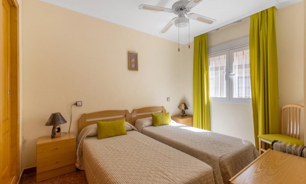 Sale - Apartment Flat -
Torrevieja - Playa de los locos