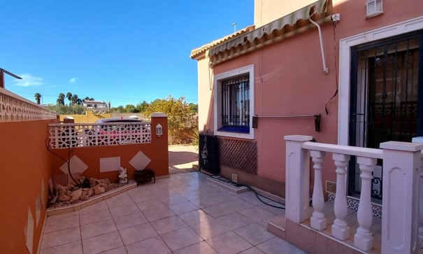 Venta - Villa adosada -
Los Montesinos - La Herada