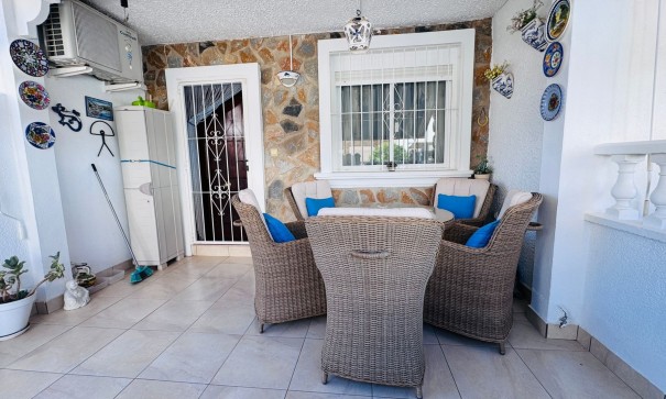 Venta - Apartamento piso -
Algorfa