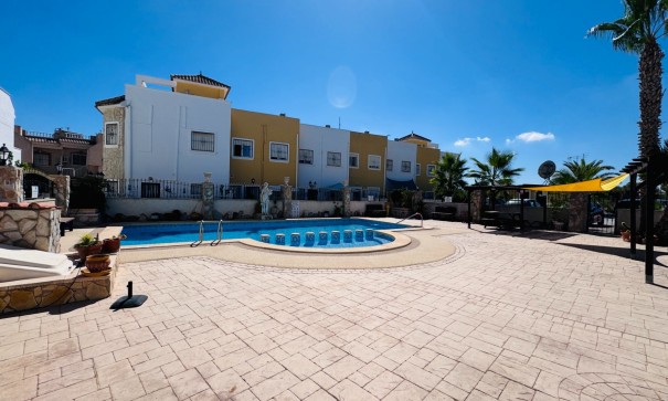 Venta - Apartamento piso -
Algorfa