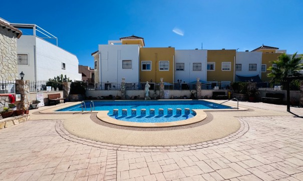 Venta - Apartamento piso -
Algorfa