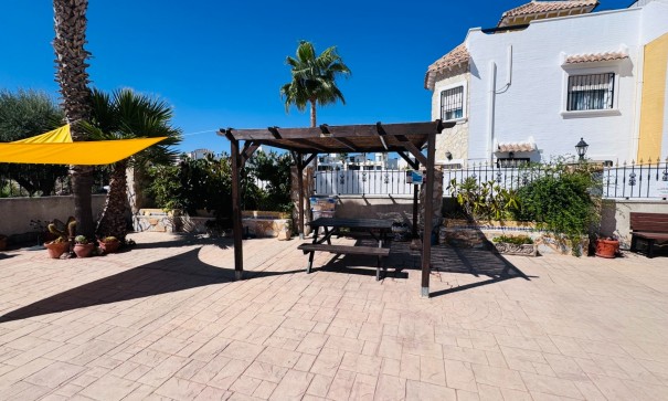 Venta - Apartamento piso -
Algorfa