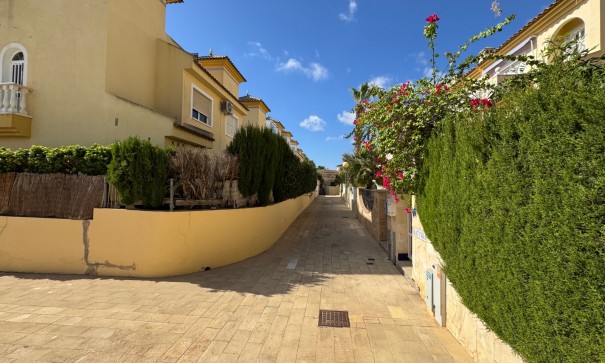 Sale - Town house -
Rojales - Campo De Golf La Marquesa