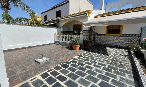 Sale - Semi Detached Villa -
Pilar de la Horadada - La Torre de la Horadada