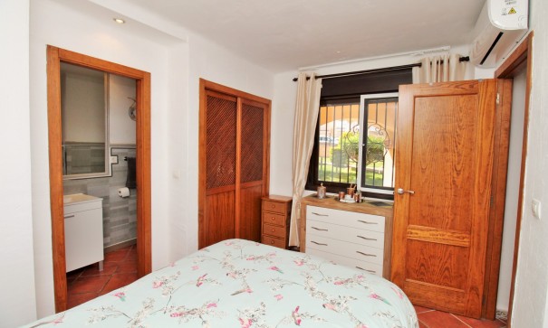 Herverkoop - Apartement Flat -
Punta Prima