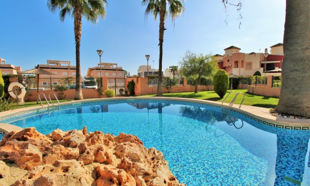 Herverkoop - Apartement Flat -
Punta Prima