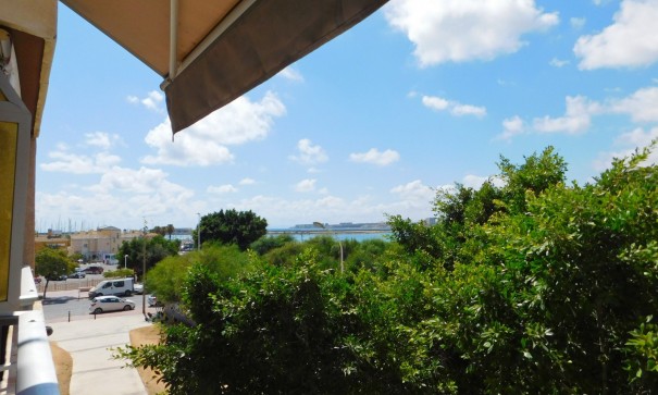 Resale - Wohnung Appartement -
Torrevieja