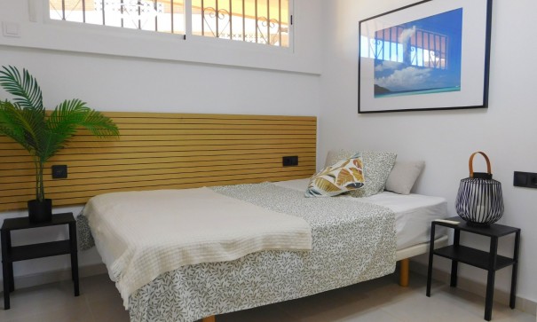 Resale - Wohnung Appartement -
Torrevieja