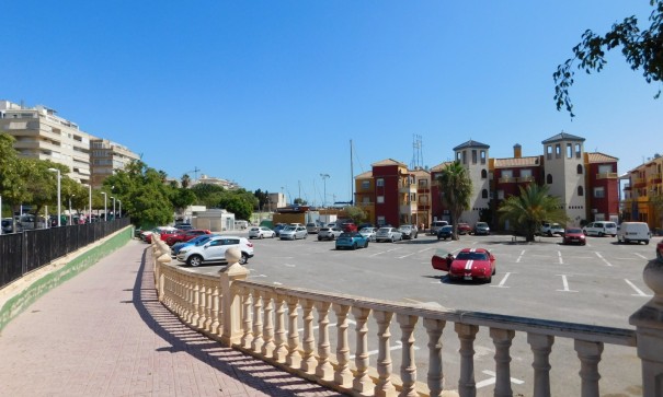 Resale - Wohnung Appartement -
Torrevieja