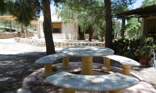 Resale - Freistehende Villa -
Yecla