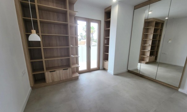 Återförsäljning - Fristående villa -
Orihuela Costa - Cabo Roig