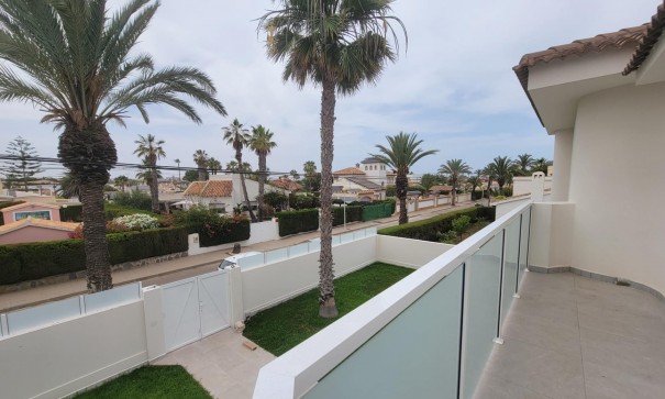 Återförsäljning - Fristående villa -
Orihuela Costa - Cabo Roig