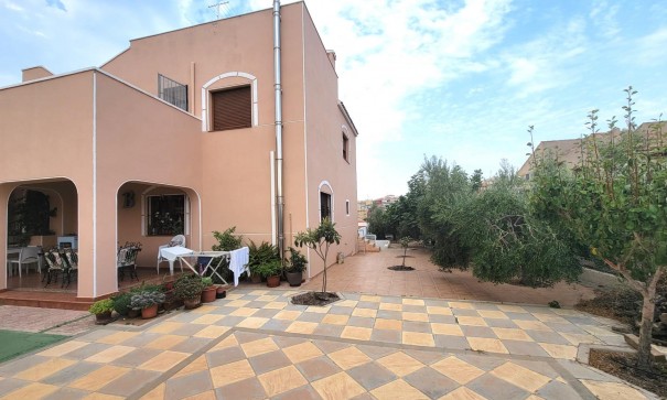 Sale - Detached Villa -
Torrevieja - Aguas Nuevas