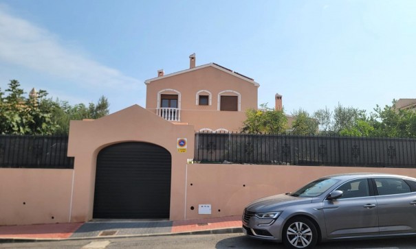Sale - Detached Villa -
Torrevieja - Aguas Nuevas
