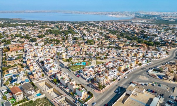 Videresalg - Dobbeltvilla -
Orihuela Costa