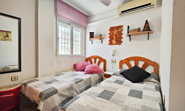 Revente - Appartement -
Torrevieja - torrevieja