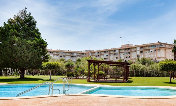 Revente - Appartement -
Torrevieja - torrevieja