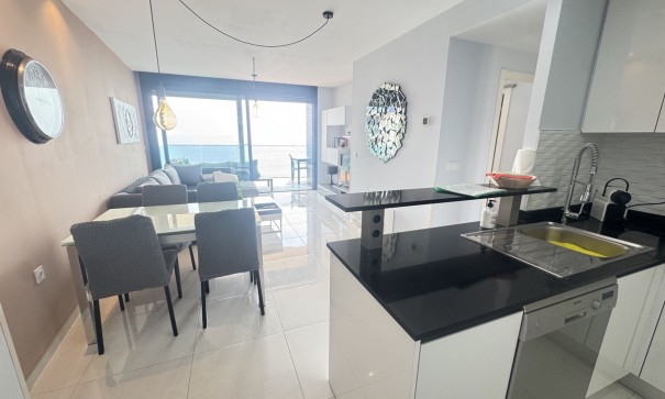 Revente - Appartement -
Punta Prima