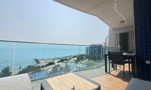 Revente - Appartement -
Punta Prima