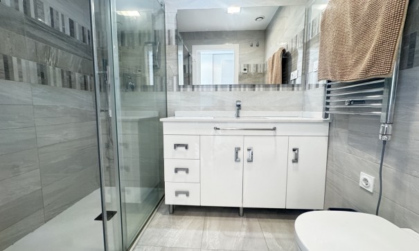 Revente - Appartement -
Punta Prima