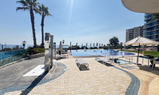 Revente - Appartement -
Punta Prima