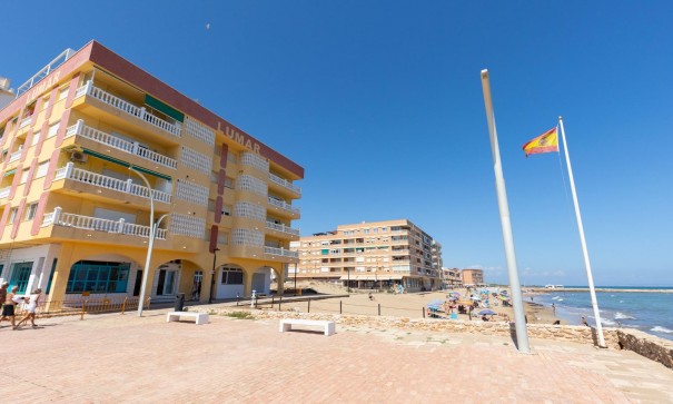 Revente - Appartement -
Torrevieja - La Mata pueblo