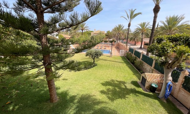 Återförsäljning - Fristående villa -
Orihuela Costa - Cabo Roig