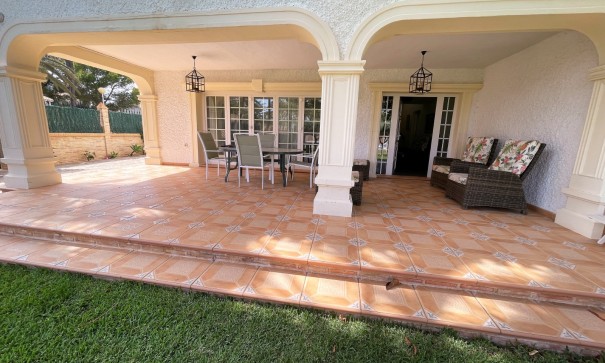 Återförsäljning - Fristående villa -
Orihuela Costa - Cabo Roig