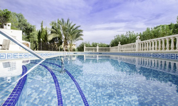 Videresalg - Fritliggende villa -
Albatera