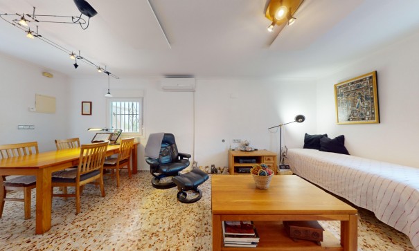 Videresalg - Fritliggende villa -
Albatera