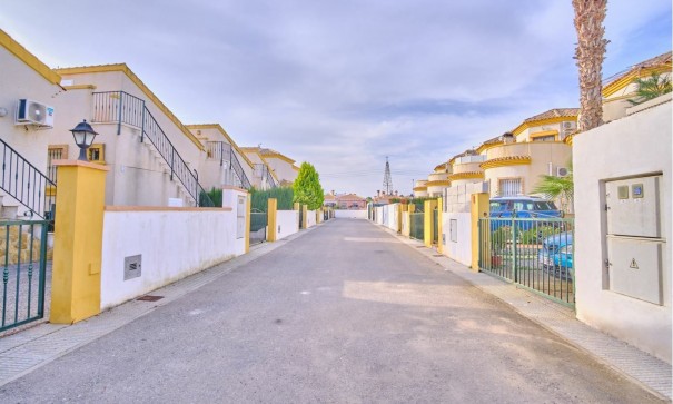 Sale - Detached Villa -
Los Montesinos - La Herada