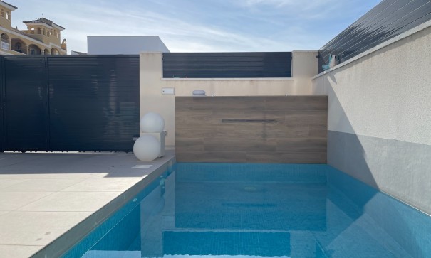 Sale - Semi Detached Villa -
Benijofar - Centro