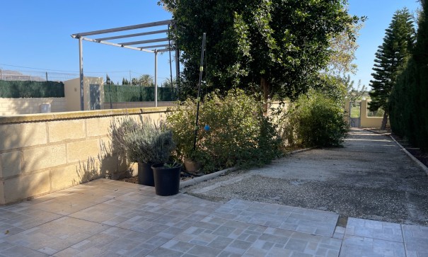 Sprzedaż - Willa wolnostojąca -
Albatera