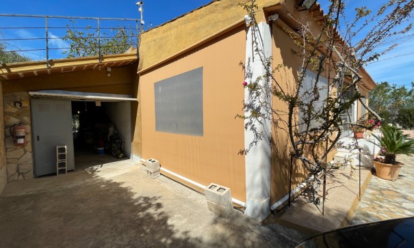 Återförsäljning - Fristående villa -
Rojales