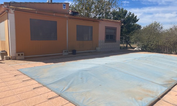 Återförsäljning - Fristående villa -
Rojales