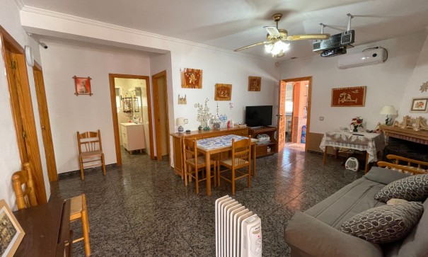 Återförsäljning - Fristående villa -
Rojales