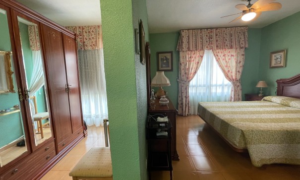 Sprzedaż - Dom miejski -
Guardamar del Segura