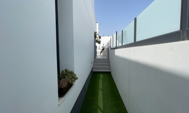 Revente - Maison de ville -
Daya Nueva