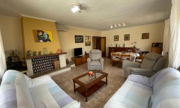 Sale - Detached Villa -
Benijofar - Pueblo